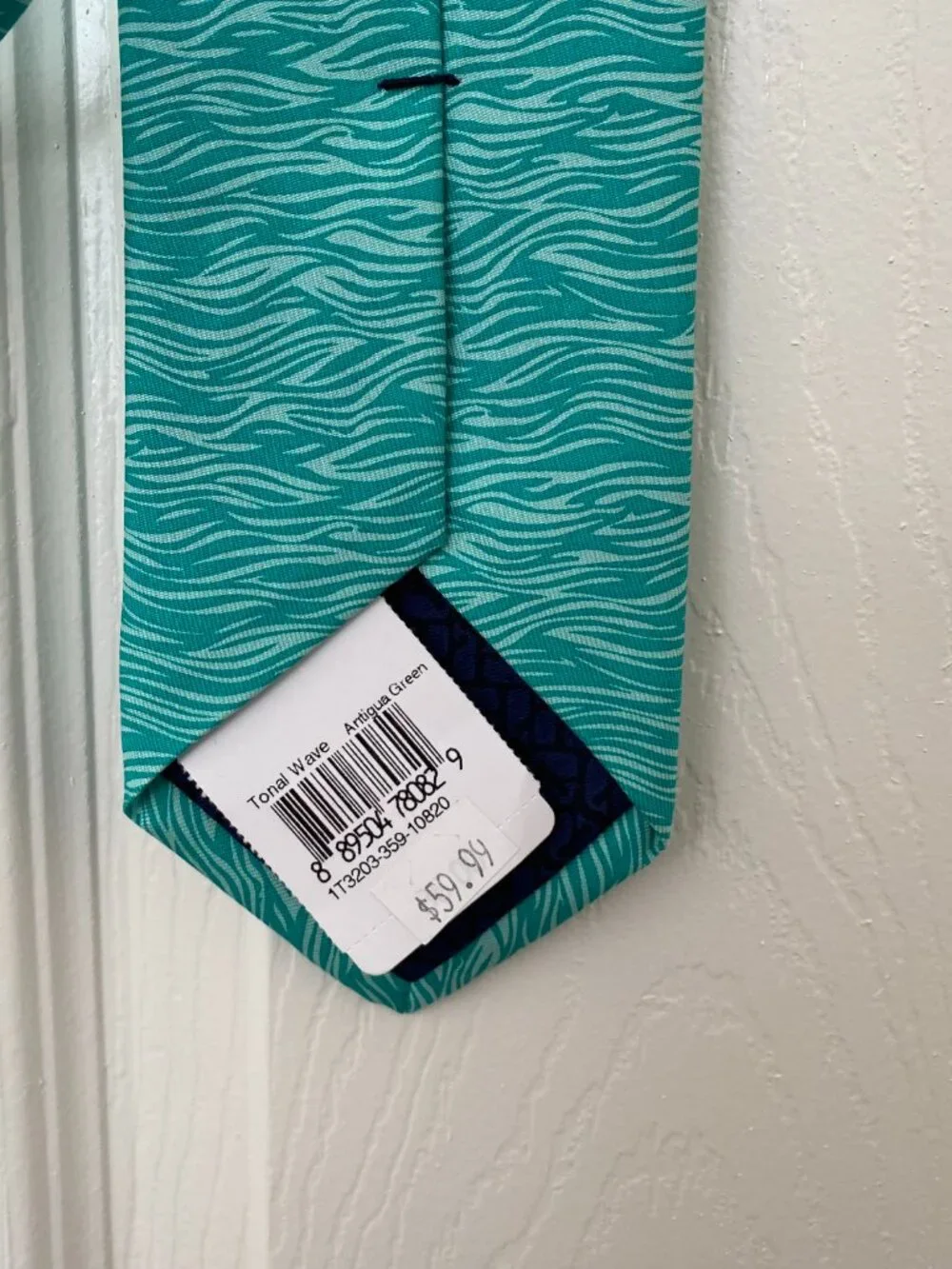 NWT Vineyard Vines Tonal Wave Antigua Green Silk Tie